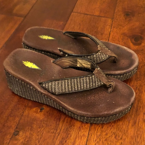 volatile flip flops size 5